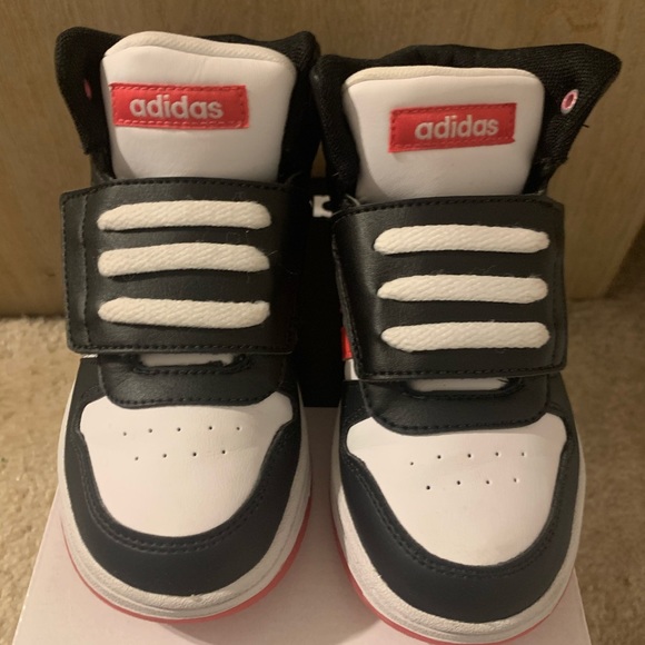 Adidas - Picture 3 of 5